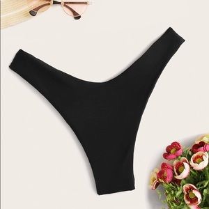 ***NWT Black cheeky bikini bottom